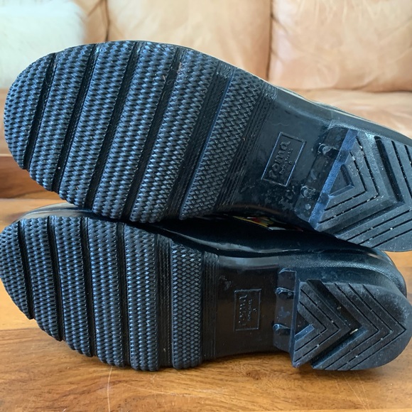 ROMA Sadie Robertson Floral Rain Boots - Picture 6 of 8